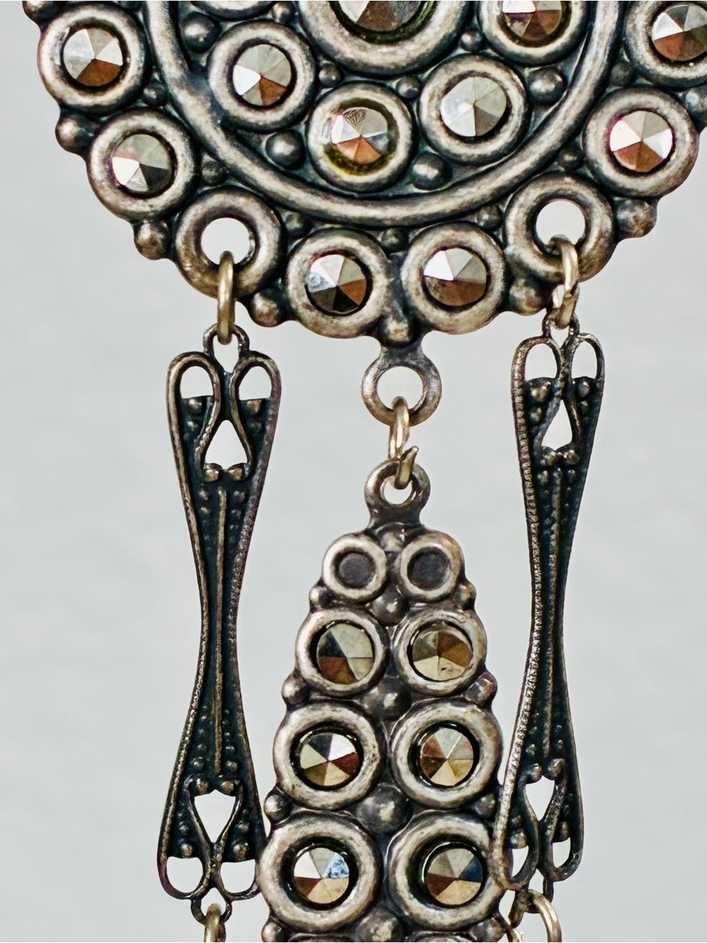 Antique Silver-Tone Art Deco Revival Dark Swarovski Dangle Clip Earrings 90s EUC - Picture 5 of 12